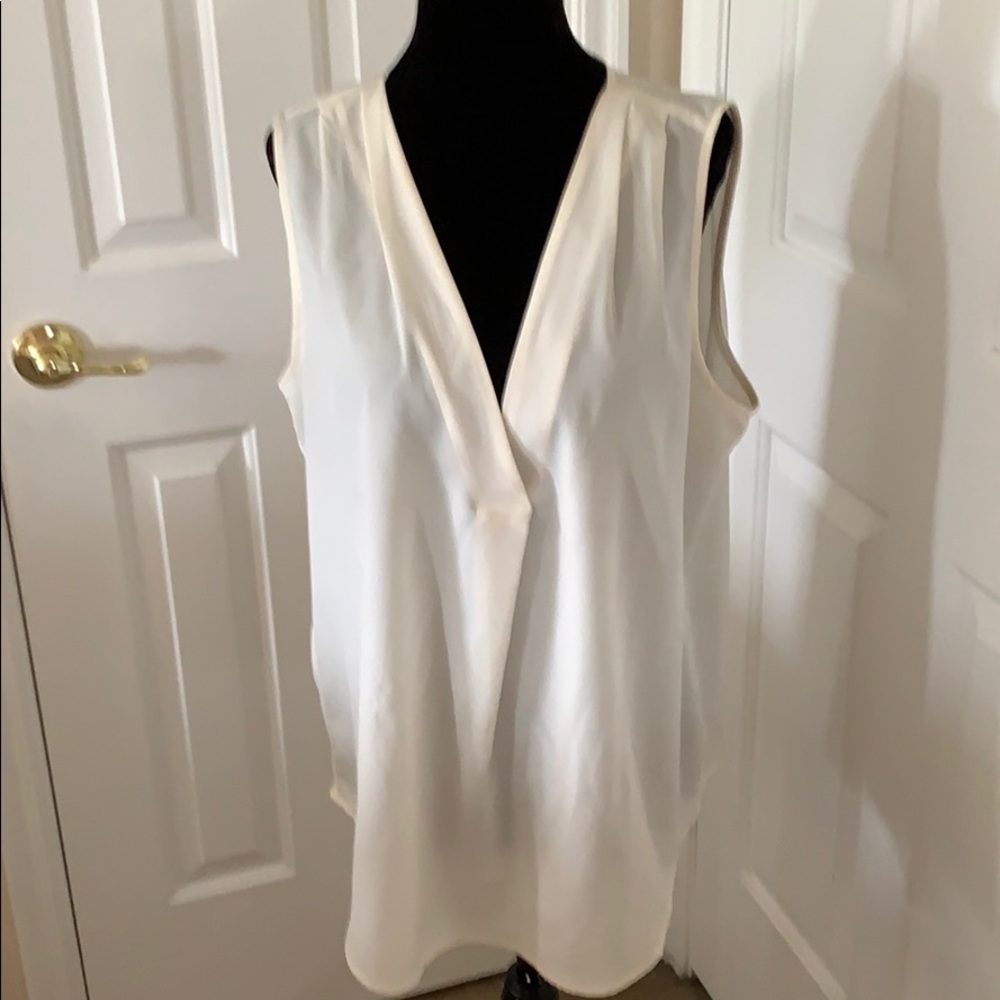 LAUREN RALPH LAUREN CREAM V NECK TOP